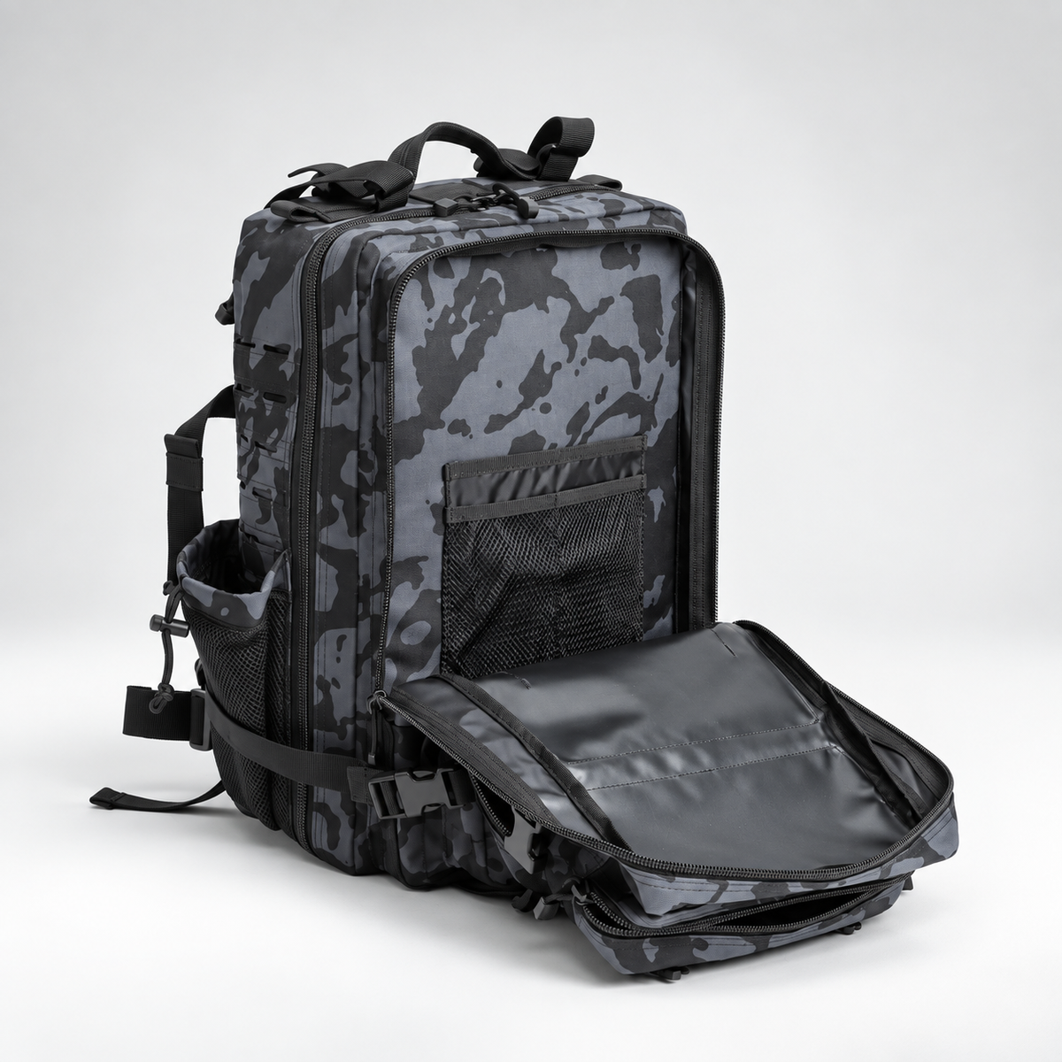 Command Wrestling Bag - Dark Camo